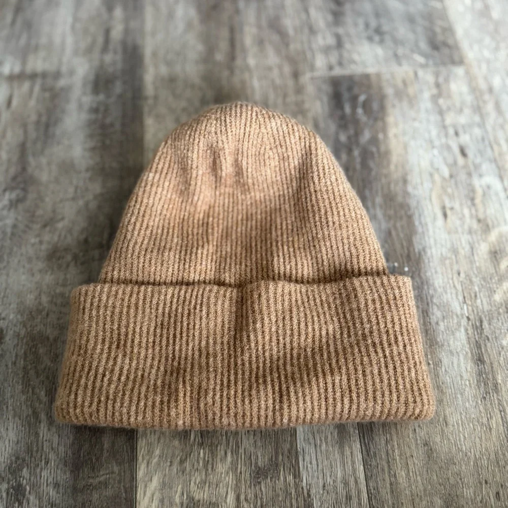 Like new! J. Crew Ribbed beanie in Supersoft Yarn - Tan